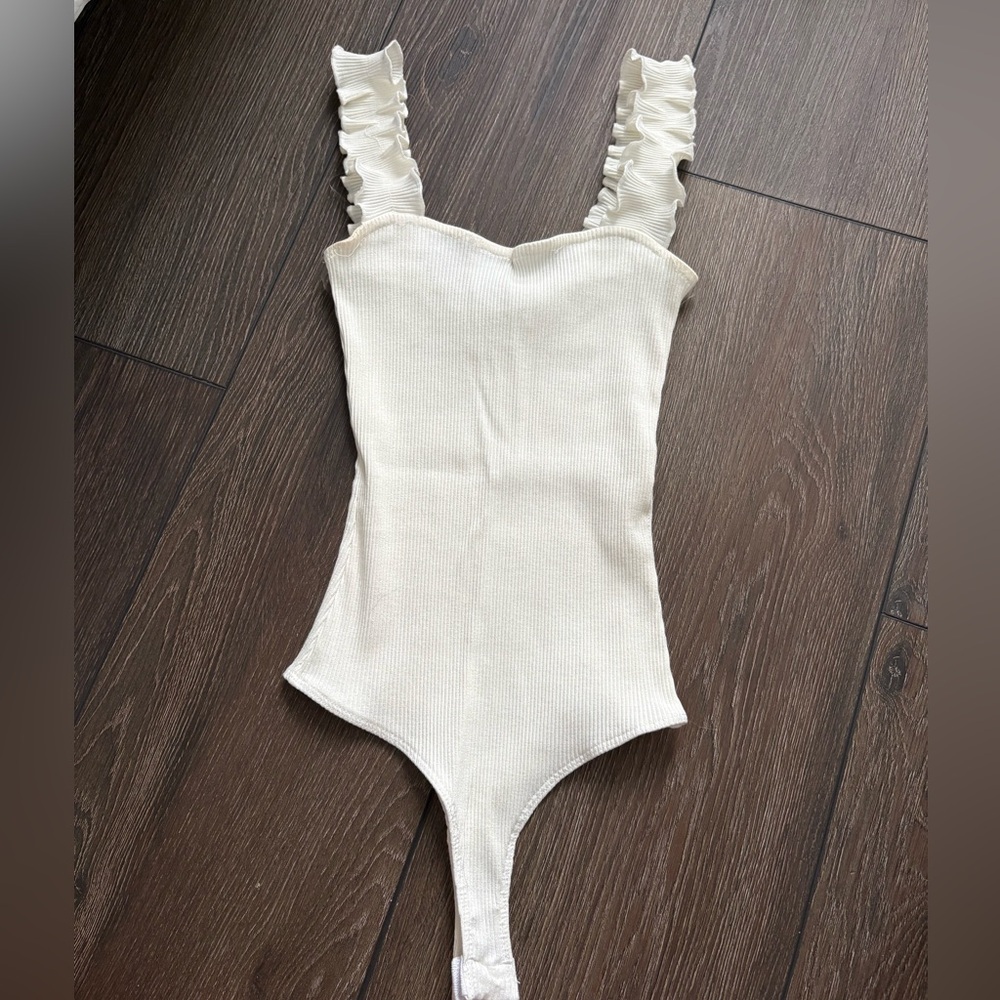 Ruffle Sleeve Bodysuit!